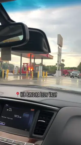 too much going on at this HEB 🥴 #heb #viralvideo #contentcreator #fyp #creatorsearchinsights 