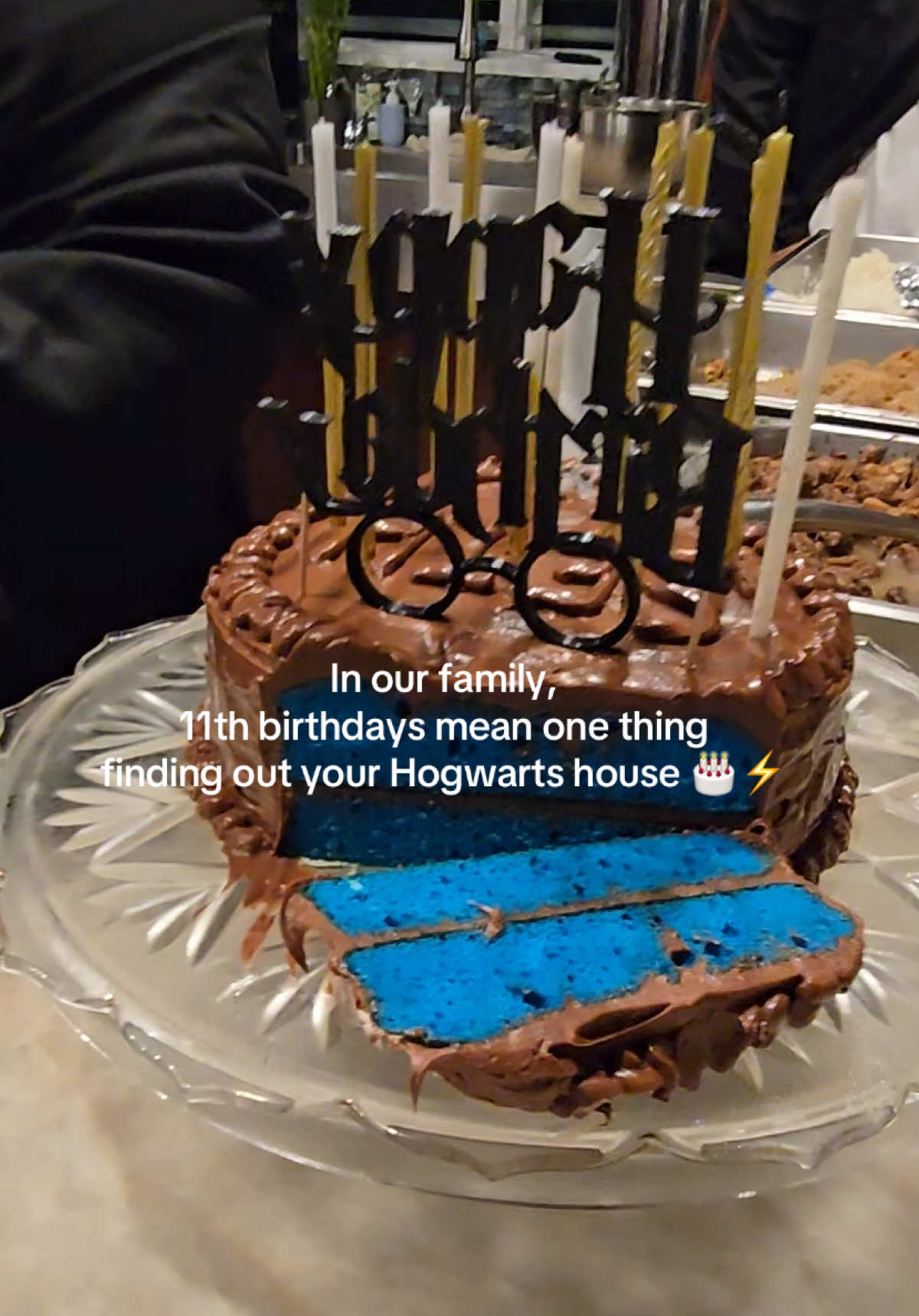 11th birthdays mean one thing! Finding out what house you’re in ⚡️🖤 #harrypotter #hogwartshouses #birthdayideas 