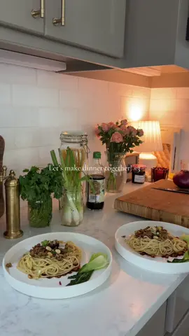 Unboxing Amazon dinnerware + Keema noodles! 🥬 @Sweejar home (🔗 in my Amazon storefront) @Amazon Home #dinnerware #kitchenaesthetic #dinneridea #homecooked 