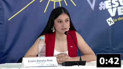 El estado de derecho es aplicar las leyes a todos por igual sin distinción de colores políticos o condición  económica, sin embargo el estado de derecho está debilitado en Honduras, el oficialismo aplica las leyes a su conveniencia.