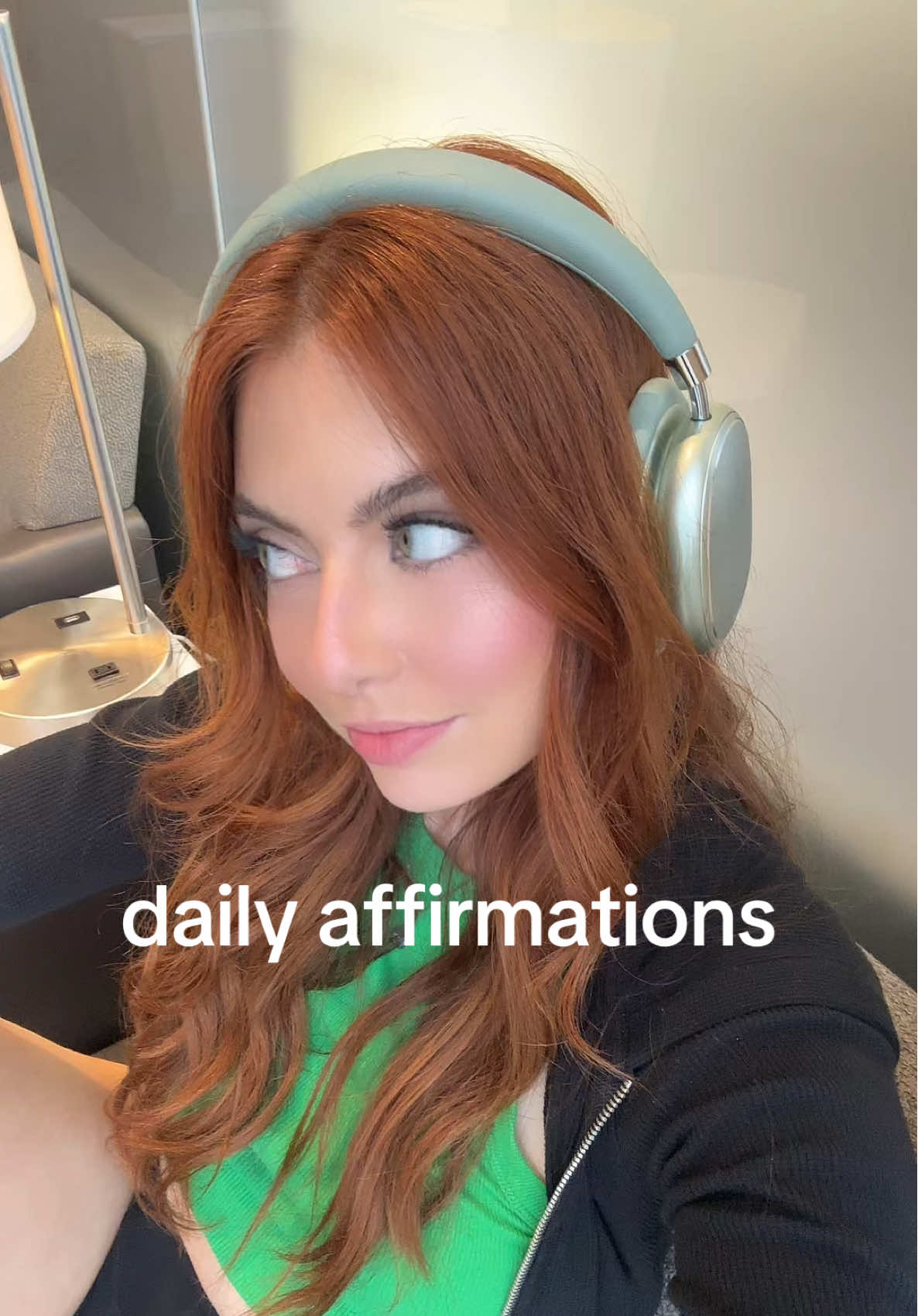 the airport lounge makes me thinkkkk