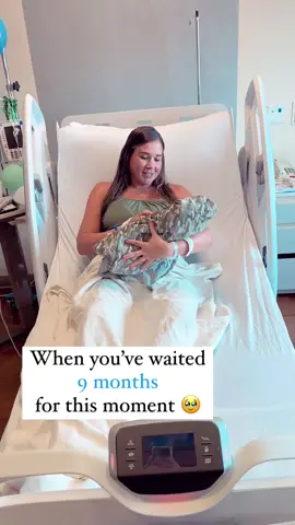 Best feeling in the world!! #newborn #pregnacy #momlife 