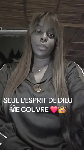 malgré l'animal a ouvert sa bouche il n'a pas pu me manger 