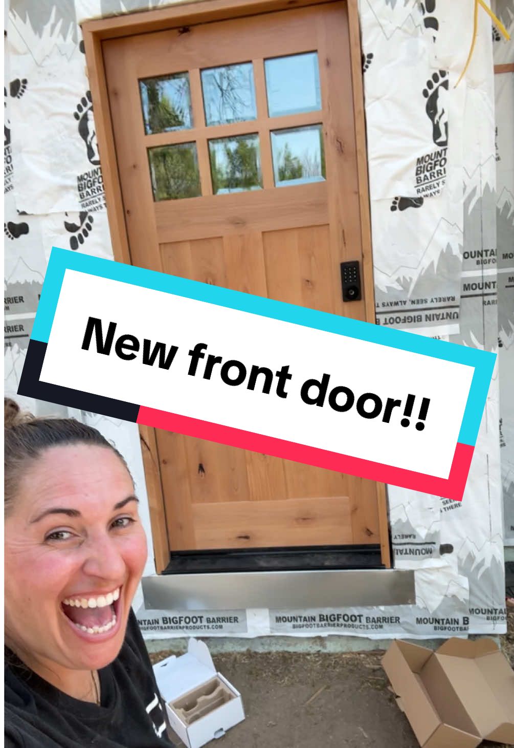 New front door is in and she is a show stopper!! 😍😍😍 #greybullwyoming #greybull #homerenovation #houseflip #wyoming 