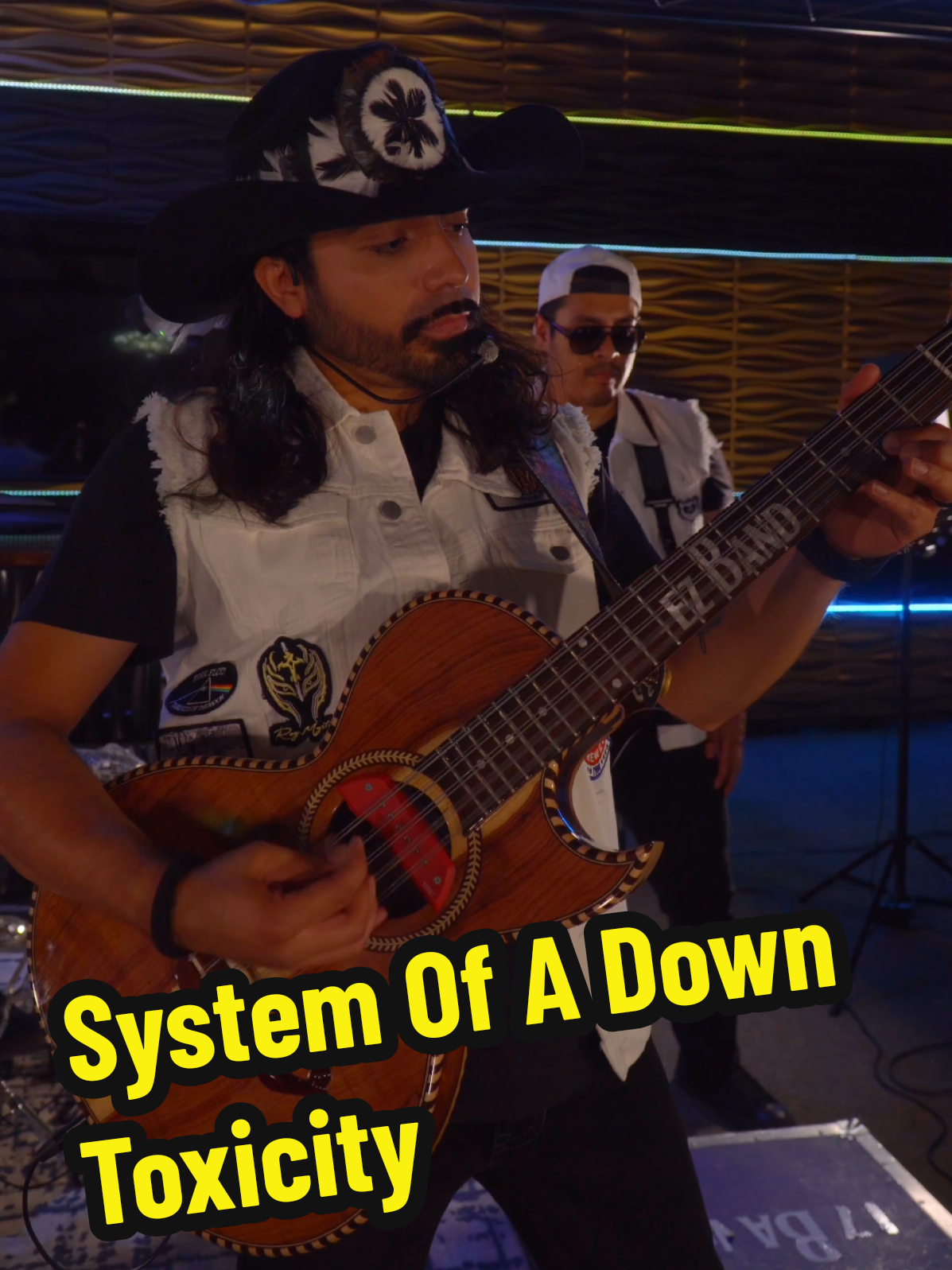 Replying to @shawn_w1994 Esta va con toda la energía del alternative metal… 🔥 Aquí les va Toxicity de System of a Down en versión Huapango Norteño-Spanglish. Para los rockeros norteños que crecieron con esta rola, ahora la sienten con acordeón y botas. A zapatear raza! Levanten ese polvo! 🤘🪗 🕺😶‍🌫️💨 Esto es pa’ ustedes. Que les llegue con toda la fuerza que tiene que llegar. ❤️🎶 @systemofadown  #toxicity #systemofadown #ezband #makeitnorteño #spanglishmusic 