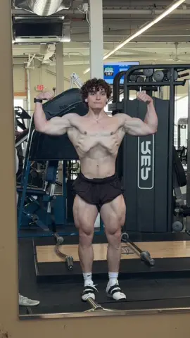 Leg day posing 