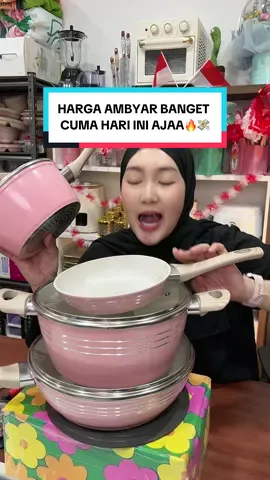 Panci set pinky pinky harga gacorrr gagang nya kayu dijamin yang tebal DIJAMIN REAL PICT‼️‼️ buruan join live @Ischa&Indy sekarangg😎😌 #fypviralシ #indytiaras #murahbanget #ischaindyofc #tebusmurah 