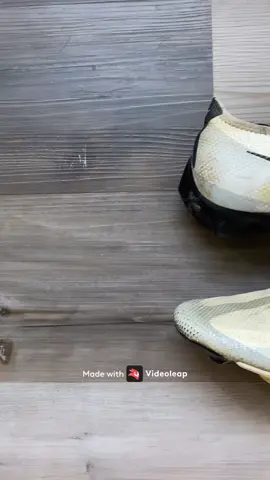 We brought these joints back to life 👌🏽🔥 #custom #offwhite #customcleats #football #CarterMadeKickz 