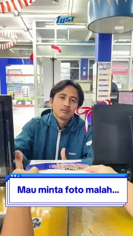 Mau minta foto, tapi kok malah…😳 Cetak keperluan printing di fast print. Terima cetak sticker, packaging, spanduk, brosur, standing banner, kartu nama, ID card, dan lain lain. Klik link di bio untuk tanya - tanya & pemesanan😉 #fastprint #percetakantangerang #digitalprinting #percetakanonline #humor 