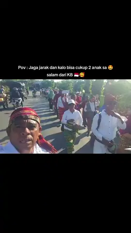 Jaga jarak🥰 #nttpride🏝🔥fypシviral #hutri80indonesia🇮🇩 #lewatberanda #kabupatenkupang #lewatfyp #karnaval #kb #jagakesehatan 