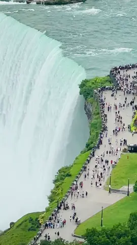 Can’t get enough of these falls — iconic from every side. #TimelessBeauty #niagarafalls #canada_life🇨🇦 #scenicviews #fypシ゚ 