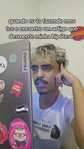 fecha a aba e finge que nunca viu na vida  #fy #meme #humor #tcc #faculdade 