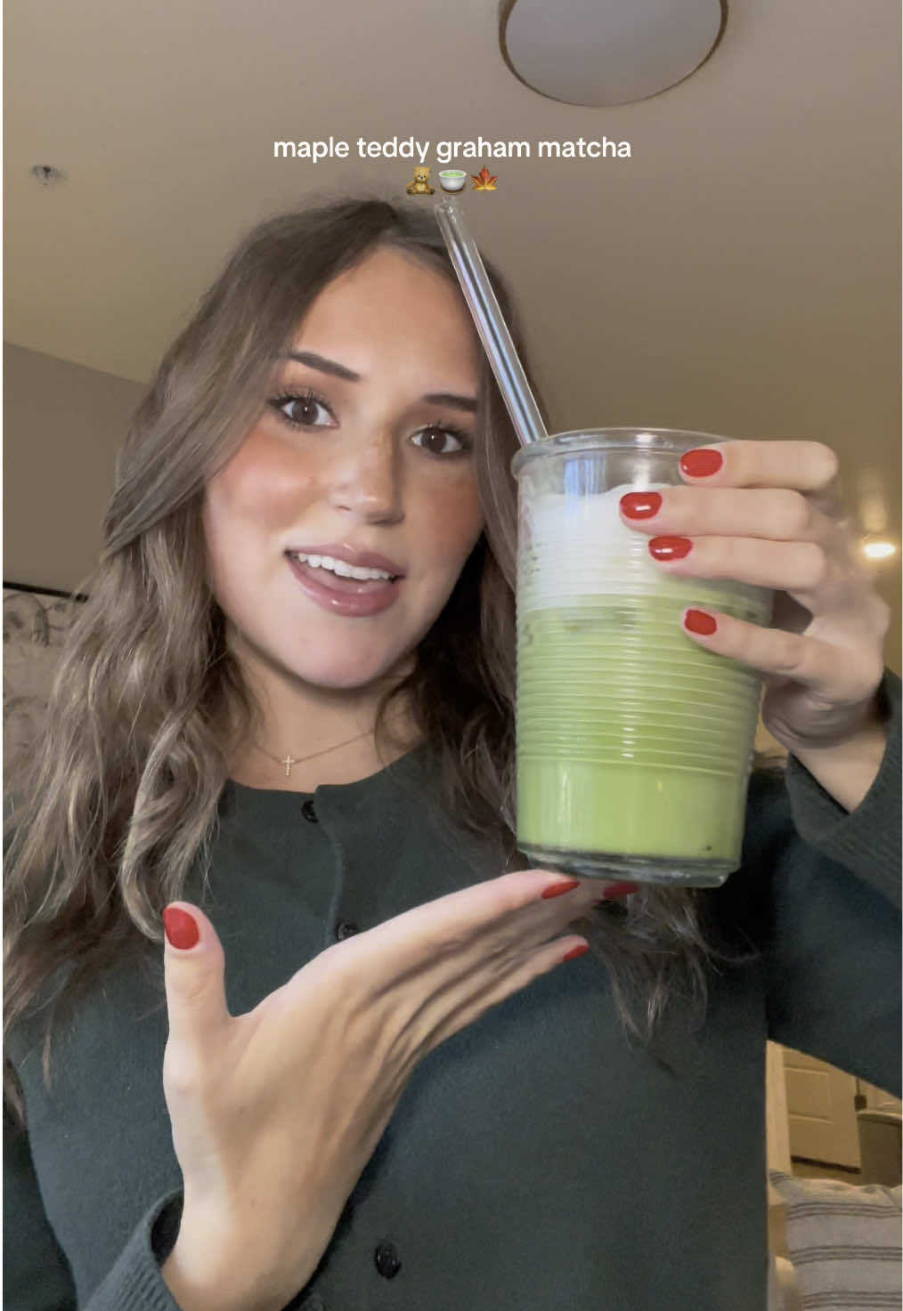 maple teddy graham matcha🧸🍵🍁 3/4c milk of choice (I used almond) 3/4tsp matcha powder  1tsp pure maple syrup 2tsp brown sugar 1/4tsp vanilla extract (or vanilla bean paste!) 1-2tbsp sweet cream creamer or your fave cream top of choice ice measure and sift matcha powder into a bowl then whisk with 1/4c warmed milk and 1tsp maple syrup until everything is mixed well and you’ve created microfoam in a serving cup pour in 1/2c milk and 2tsp brown sugar, followed by 1/4tsp vanilla extract. mix well with electric whisk until milk is nice and bubbly  pour matcha into the milk cup then add ice top with the sweet cream creamer or cream top of choice and stir 🤎 #matchalatte #matcharecipe #matchaforbeginners #maplematcha 