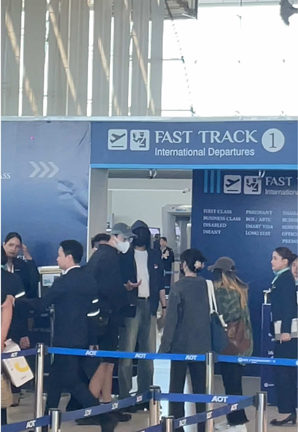 safe flight✈️ กลับมาไทยอีกนะฮือ🥹 #zhanxuan #展轩 #จ่านเซวียน 