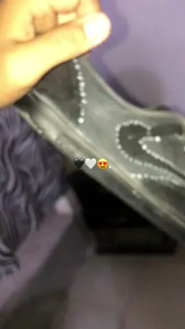 La colaboración de Nike travis y Venus 🖤🤍😍…             #🖤🖤🖤 #nike #venus 