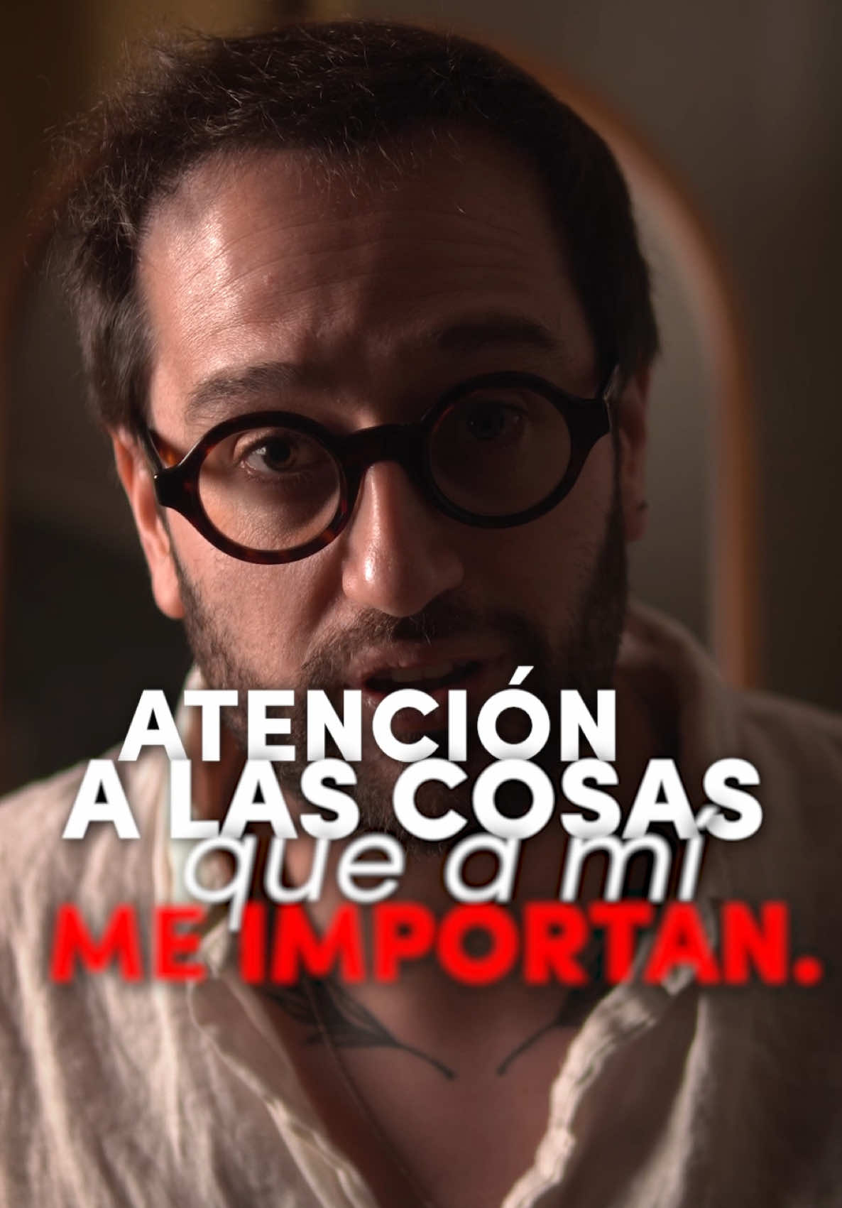 Te contesto el WhatsApp porque estoy interesado en ti. No por compromiso, ni por aburrimiento, sino porque quiero estar presente. Cada palabra es una forma de decirte que me importas. Responderte es abrir un puente donde mi atención viaja hacia ti. No busco llenar un silencio, sino honrar lo que siento. El interés auténtico no se disfraza: se nota en la respuesta, en el tiempo, en la intención.