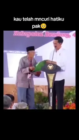 kedatangan pak Jokowi selalu ditunggu rkyatnya😭 #jokowi #untukindonesia #terbaik #fyppppppppppppppppppppppp #sekilasID 