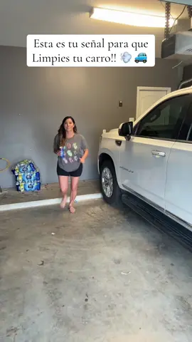 Si lo vistes no seas sucia y limpia tu carro o pon a tus hijos 😂😂