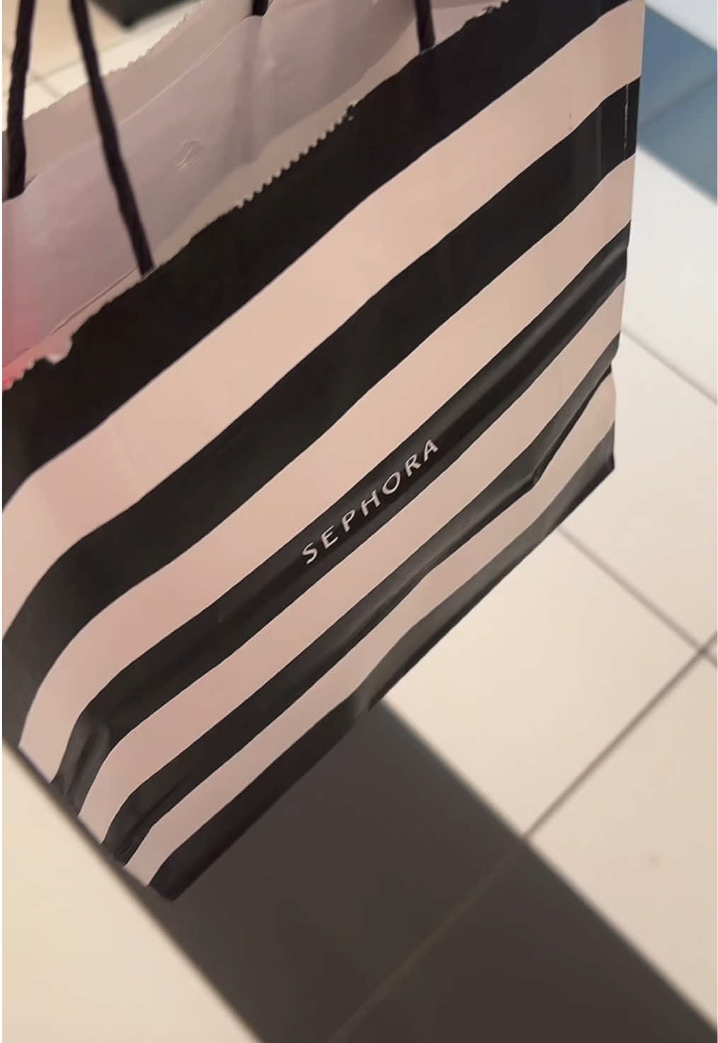 Shop with me 🛒 ….can I just have everything 🖤🤍  @sephora #makeup #beauty #sephora #girly #letsgoshopping 
