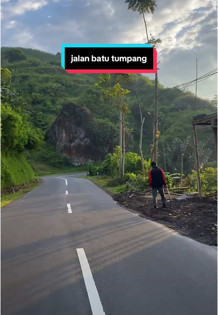 janten indah raoseun kieu jalan na, cobi absen heula anu kantos ngalangkungan jalan ieu ??