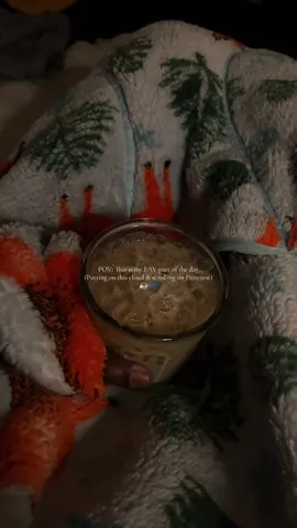 Now ordering one for all my family since they seen this thing🤭#wearableblanket #cozyvibes 