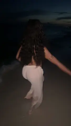 This my 10th attempt at this video 😭 #drunkinlove #beach 