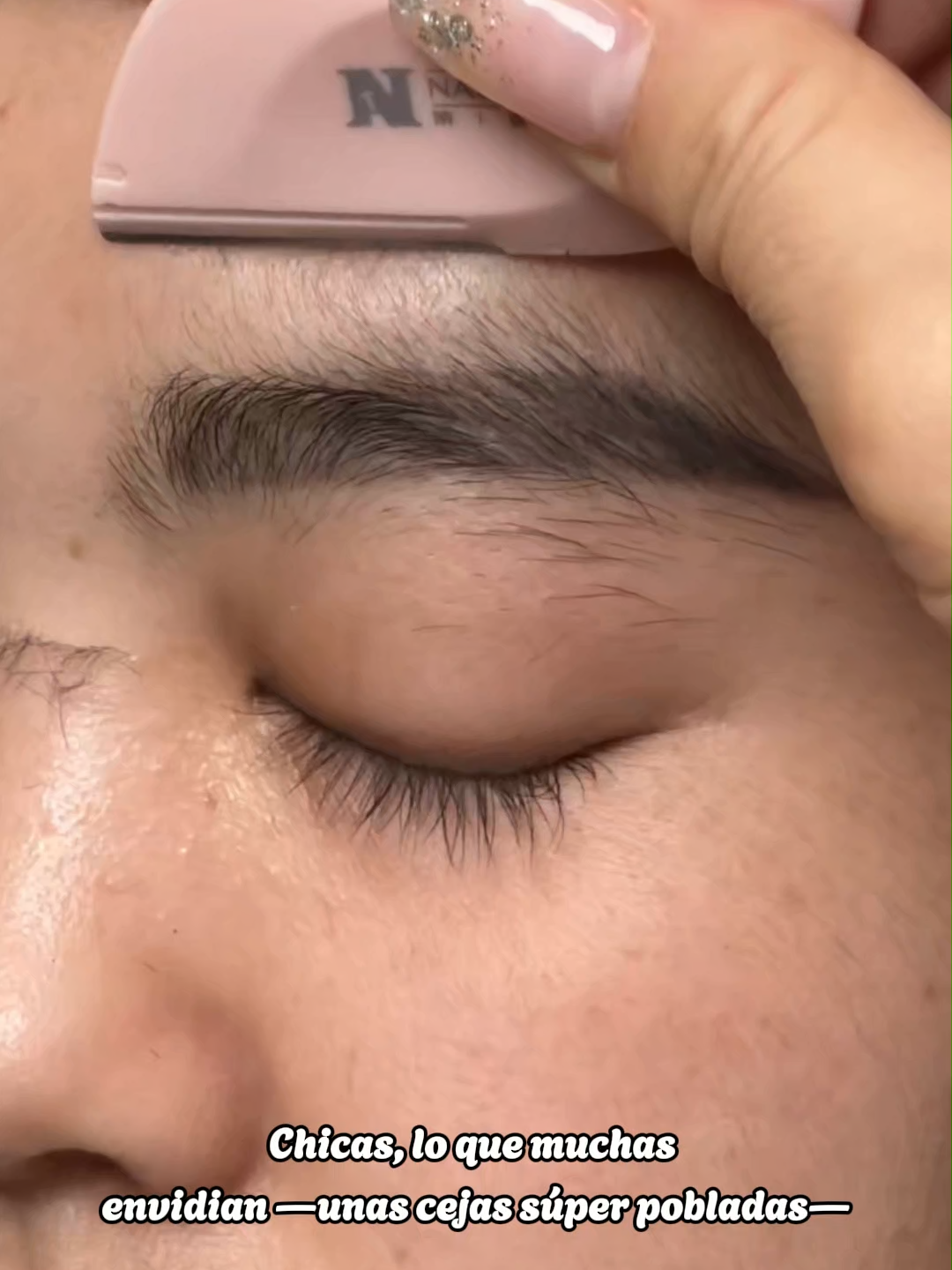 ¡Con tener manos aprendes a depilar cejas! 🤲💖 #Eyebrows#Hacks#SelfCare#BrowScissors#EyebrowRazor#BrowShaping#EyebrowTools#Viral