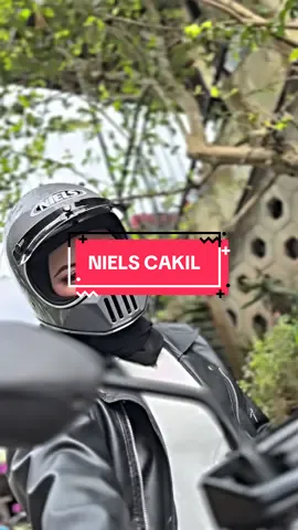 Helm cakil ini kan yang kalian cari #NielsIndonesiaOfficial #promomakangajian #nielscakil 