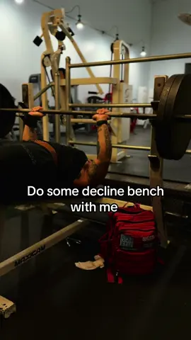 Just another day moving some light weight @WOLFpak  #wlw #chestday #womensbodybuilding #GymTok #lesbiansoftiktok 