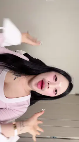 #강해보이는얼굴 