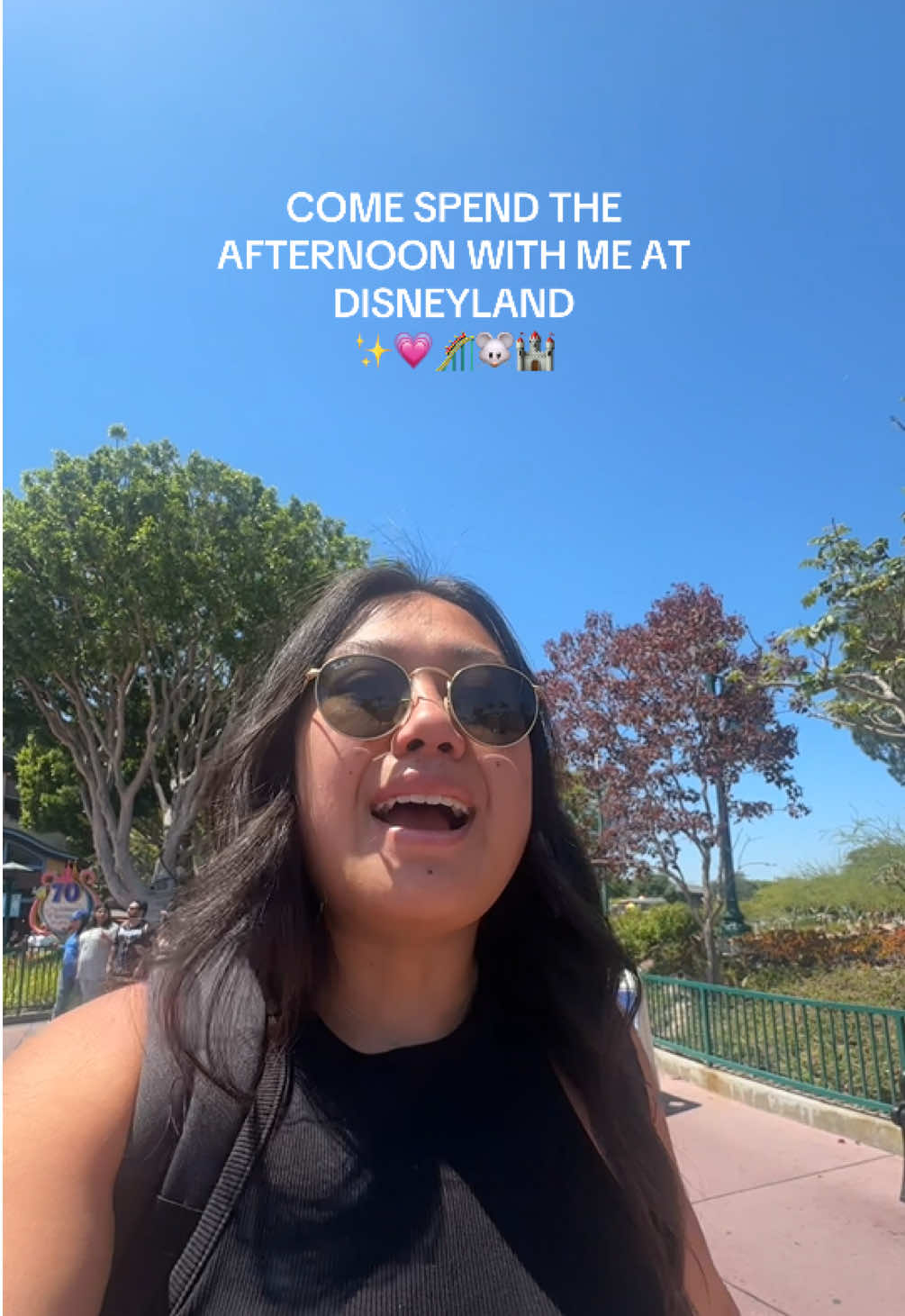 watching this makes me want to relive my disney day!  #disneyland #disneyvlog #disneyrides #disneyadult #happiestplaceonearth 