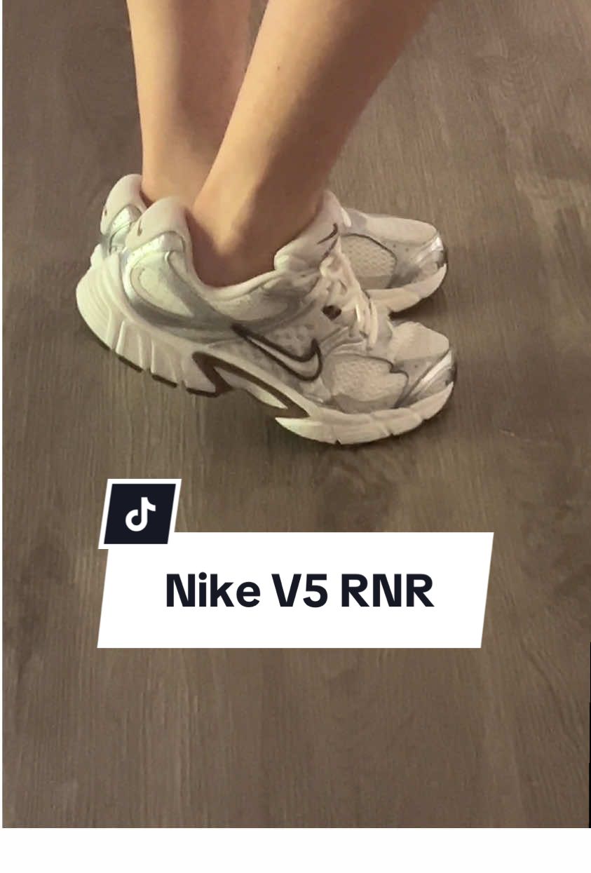 *obsessed 😌 #nike #nikev5rnr #fyp #vital 