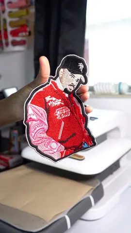Getting this Chris Brown 7” portrait patch ready to SLAY at the #breezybowl ! This one’s going out with a black background but don’t forget, you can customize the background to fit your vibe: red, gray, purple you name it! 💥 Every patch comes with adhesive already applied unless you tell me otherwise ❤️ Still, I always recommend adding a little glue for that extra hold 💪 Tag your Breezy crew & let’s rep TeamBreezy in style! Would you rock this? 👇🏽👇🏽👇🏽 #ChrisBrownPatch #CustomPatch #BreezySeason #ajuniquecreationsllc 