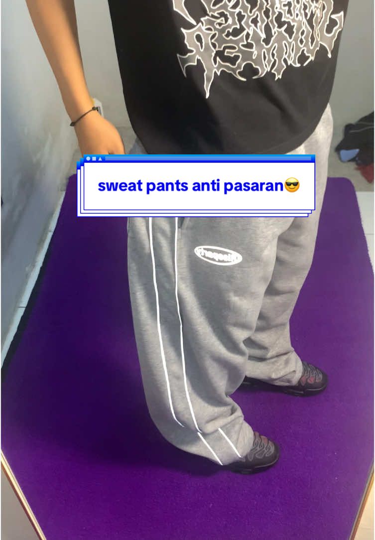 rekomendasi celana anti pasaran beda dari yang lain🥰🤪#sweatpants #celanamenyala #rekoemndasicelana #celanareflektive #celanakekinian #celanamurah #sweatpantsoutfit #celanatrending #fypシ #viral 