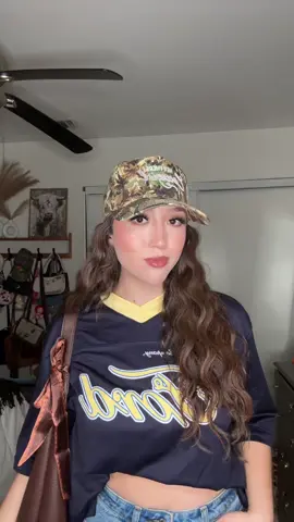@RodeoReadyRanchwear  @Ross Dress for Less  @Montana West  @abercrombie  @adidas  #notcitlalicastrx_ #fallootd #fyp #westernfashion #westernoutfitinspo 