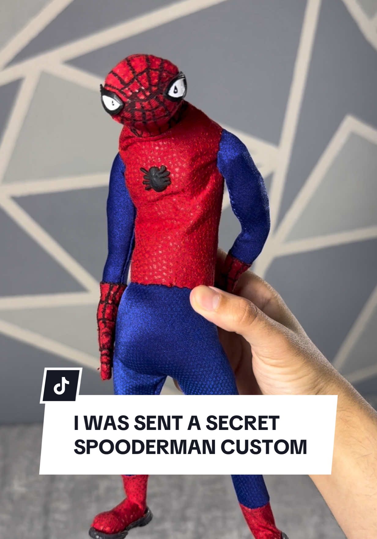 I WAS SENT A SECRET SPOODERMAN CUSTOM BY @collectorman2099 😭 #spooderman #spiderman #custom #hottoys #actionfigures 