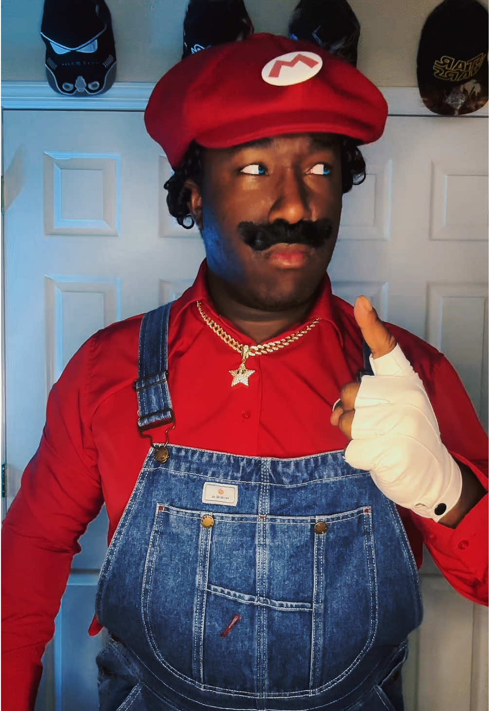 This is gonna hurt alot! 😟😟😕 #supermariocosplay #nintendocosplay #videogamecharacter #supersmashbroscosplay #marioandluigi 