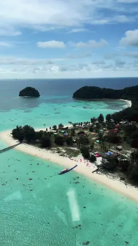 Lama tak mandi laut.  #mantananiisland #sabah 