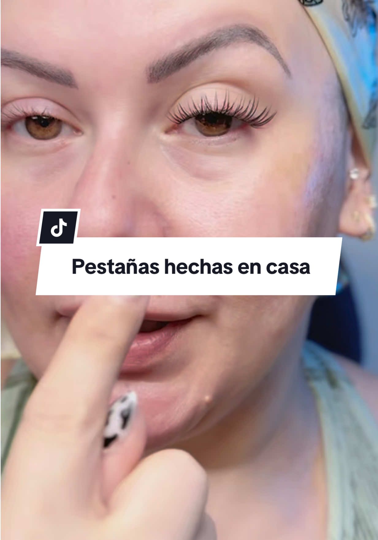 Nena, mira estas pestañas hecha en casa ,solo utilice más que 4 pestañas 🙀 súper natural#beautylashes#naturallashes #lashesathome #naturestyle#lashestutorial 