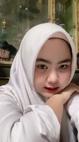jelek ih jilbabnya berbulu #masyaallah #4u 