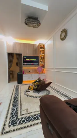 Kata org menikahlah dengan org yg tepat,, masalahnya kita gak akan pernah tau dia tepat atau gak, semua org gagal awal nya jg mengira dia org yg tepat. Pernikahan itu soal keberuntungan 😌