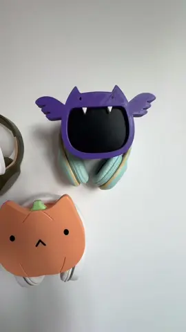 spooky headphone holders are here!! 