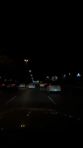 ‏عذولٍ نشد عن ماجرى لك ، وهو خابر