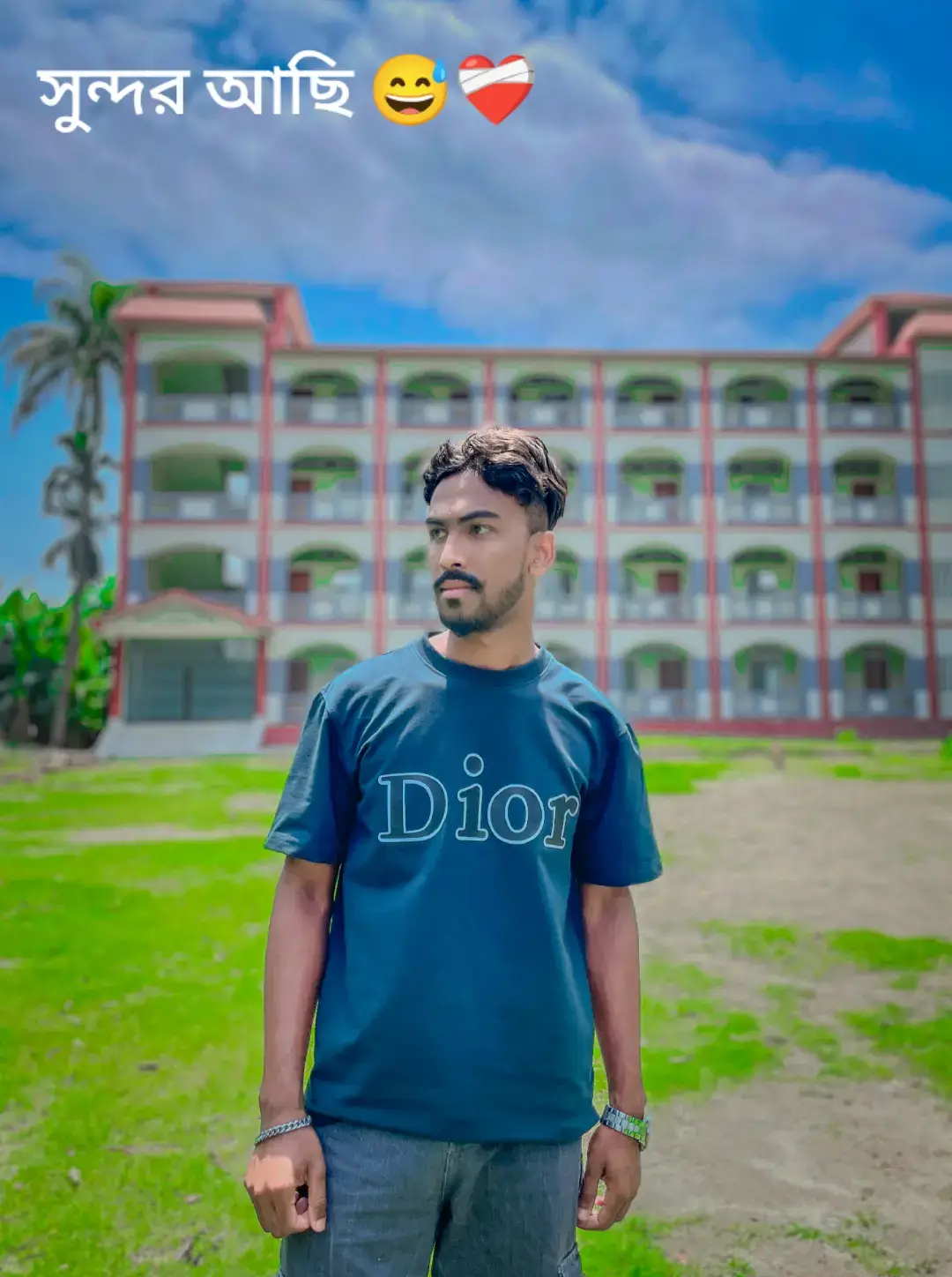 সুন্দর আছি 😅❤️‍🩹..!