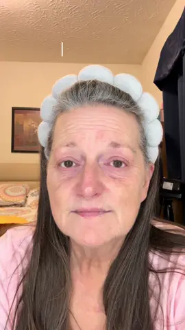 ICE COLD RELIEF IN SECONDS! ZeroG Herbal Cooling Eye Patches.  I’ve been using these cooling patches for about two weeks now and honestly, they’re one of my favorite parts of my self-care routine. Instant relief, soothing feel, helps me unwind and relax ##coolingeyemask##tiredeyes##puffyeyes##headacherelief##SelfCare
