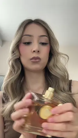 😮‍💨 my favorite perfume 🫠😍 #perfume #burberry #fyp #paratii #goddess 