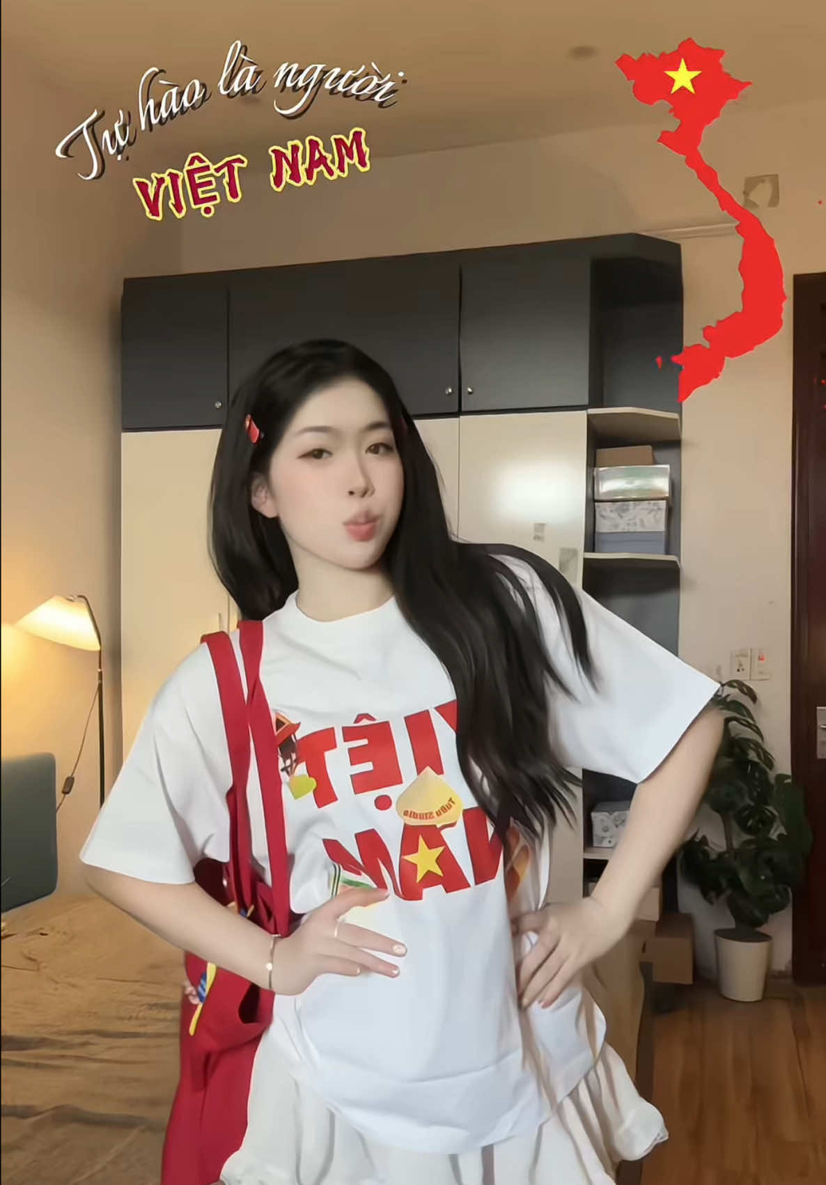 🇻🇳 Tìm được áo đi chơi lễ 2⭐️9 chưa các bác iu  #aothun #vietnam #outfit #yeunuoc #basic #OOTD 