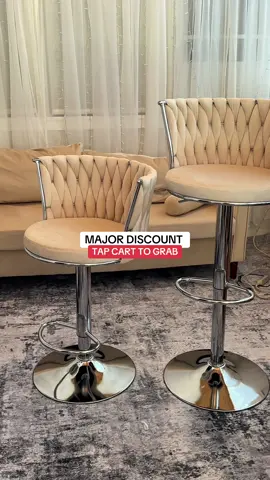 Grab this set of bar stools on a major discount @AWQM #kitchendesign #furnituremusthaves #homedecor #aesthetic #barstool 
