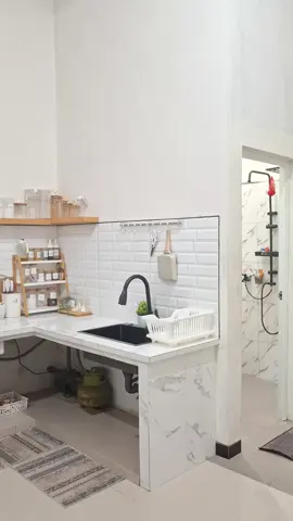 Belum seAesthetic seperti dapur orang²🤍✨️ Kita percantik tapi pelan² yaa🤍 #dapur #dapurminimalis #dapurestetik #dapursederhana #fyp 