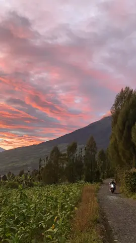 Posong 19 agustus 2025                🍃🌥️⛰️🌄                                         🫶🫶🫶🫶🫶 #posongtemanggung #wisatatemanggung #fyp #bcaxyz #sunrise 